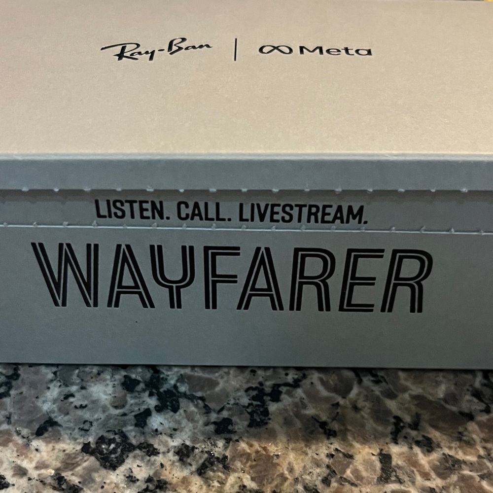 Ray-Ban Wayfarer Matte Black transitions meta glasses